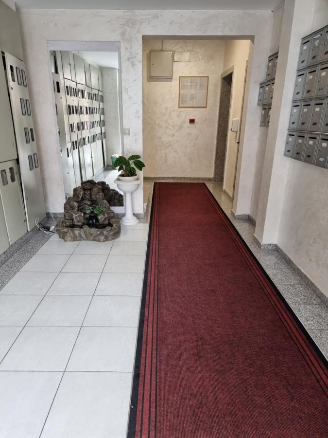 One Bedroom Centre Apartment Podgorica Eksteriør billede